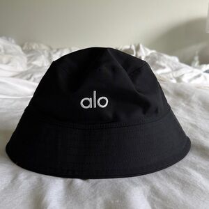 ALO Yoga Fundamental Black Bucket Hat Sz S/M